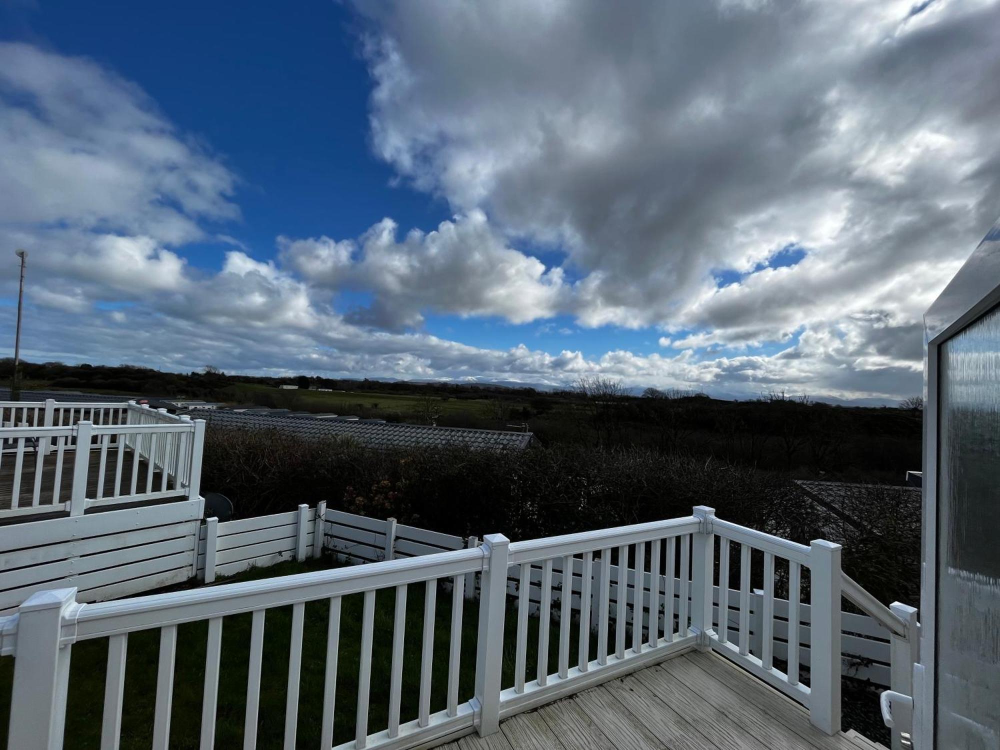 Ger-Y-Bwlch - Spacious Static On 5Star Site With Swimming Pool Benllech Luaran gambar